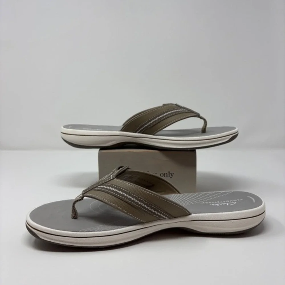Clarks Cloudsteppers Brinkley Jazz Flip Flops Wmn 10M Taupe Gray Sandals